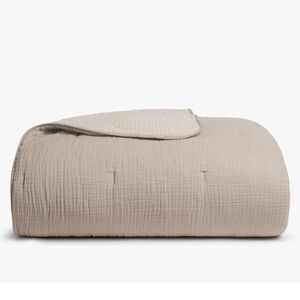 NWT! Parachute Organic Cloud Cotton Quilt!